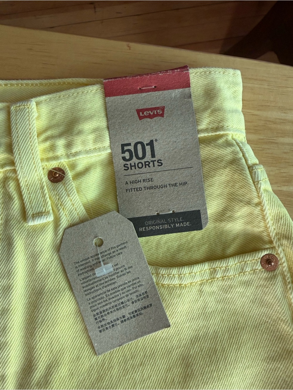 NWT High-rise Levi's 501 yellow Cutoff Denim Shorts size 24 - Picture 3 of 6